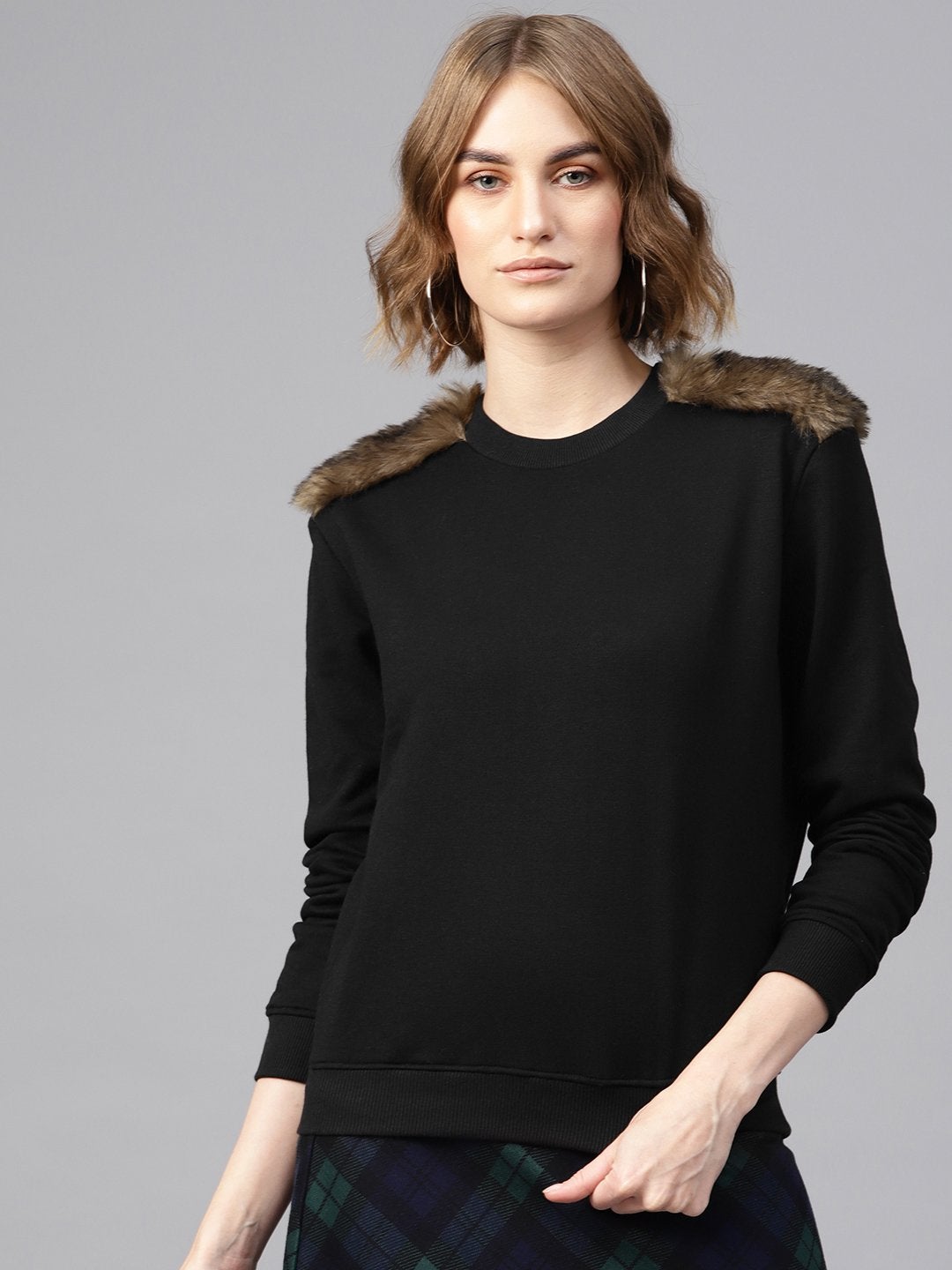 Women's Black Fur Shoulder Patch Sweatshirt - SASSAFRAS