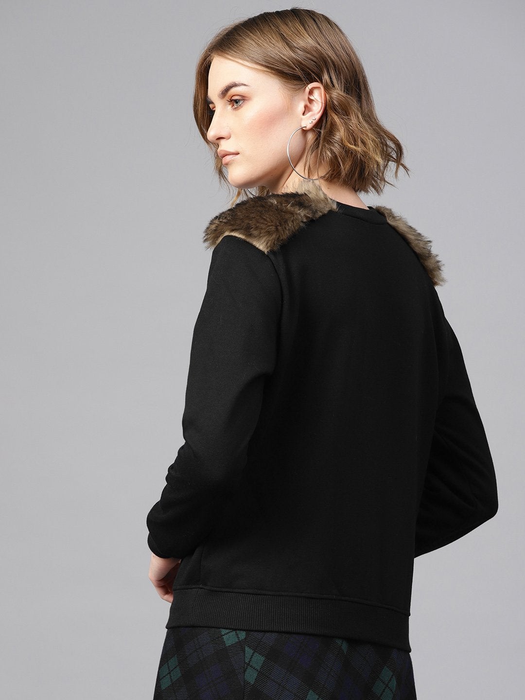 Women's Black Fur Shoulder Patch Sweatshirt - SASSAFRAS