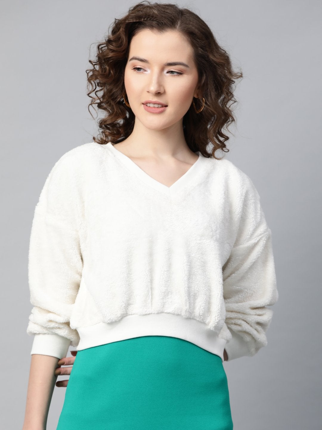 Women's White V-Neck Faux Fur Crop Sweatshirt