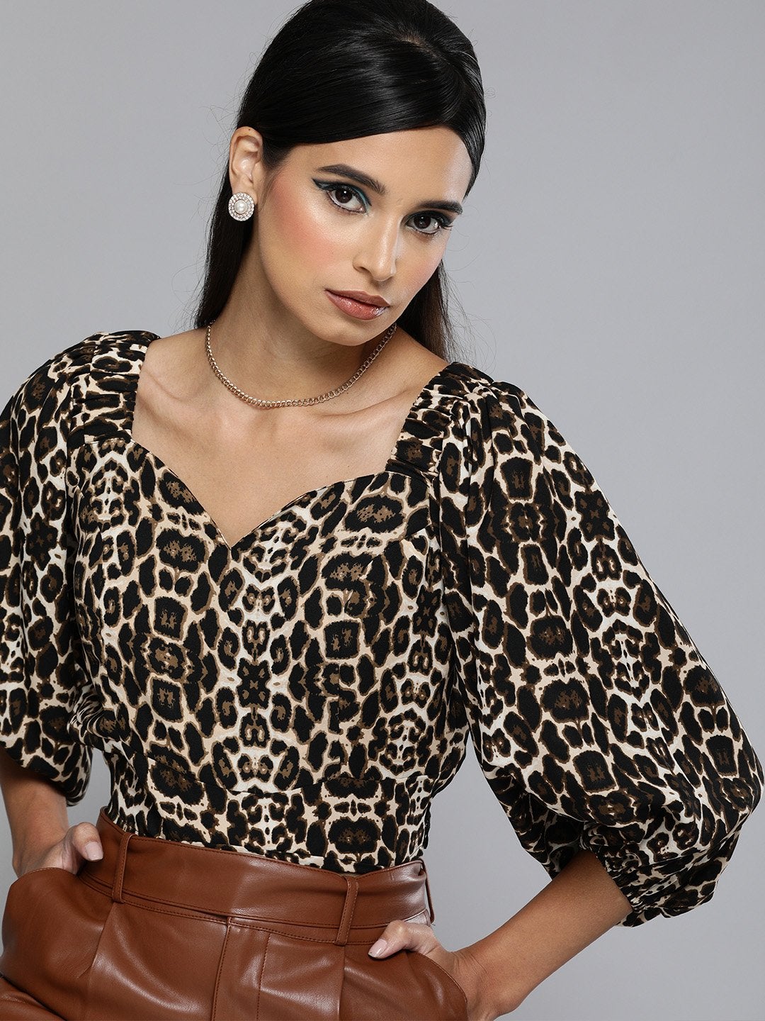 Women's Black Cheetah Puff Sleeve Crop Top - SASSAFRAS