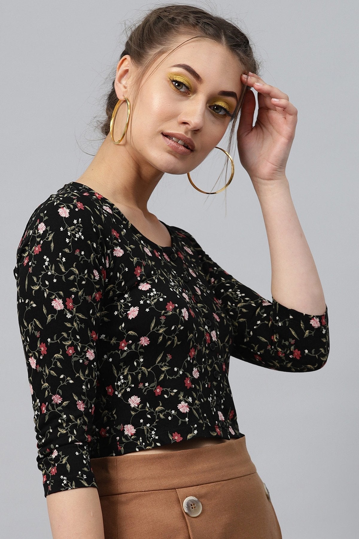 Women's Black Floral Front Button Crop Top - SASSAFRAS