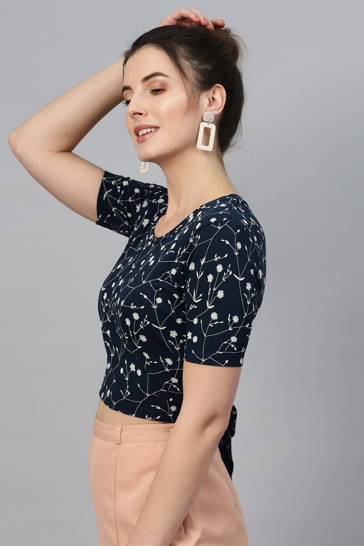 Women's Navy Floral Back Knot Crop Top - SASSAFRAS