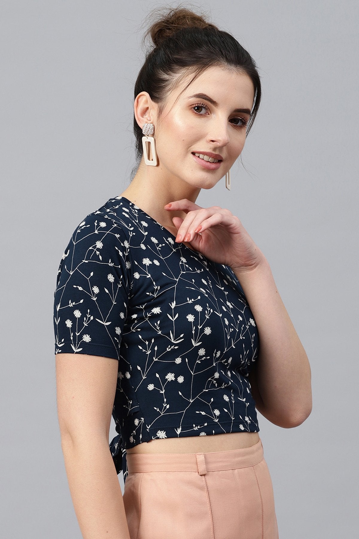 Women's Navy Floral Back Knot Crop Top - SASSAFRAS