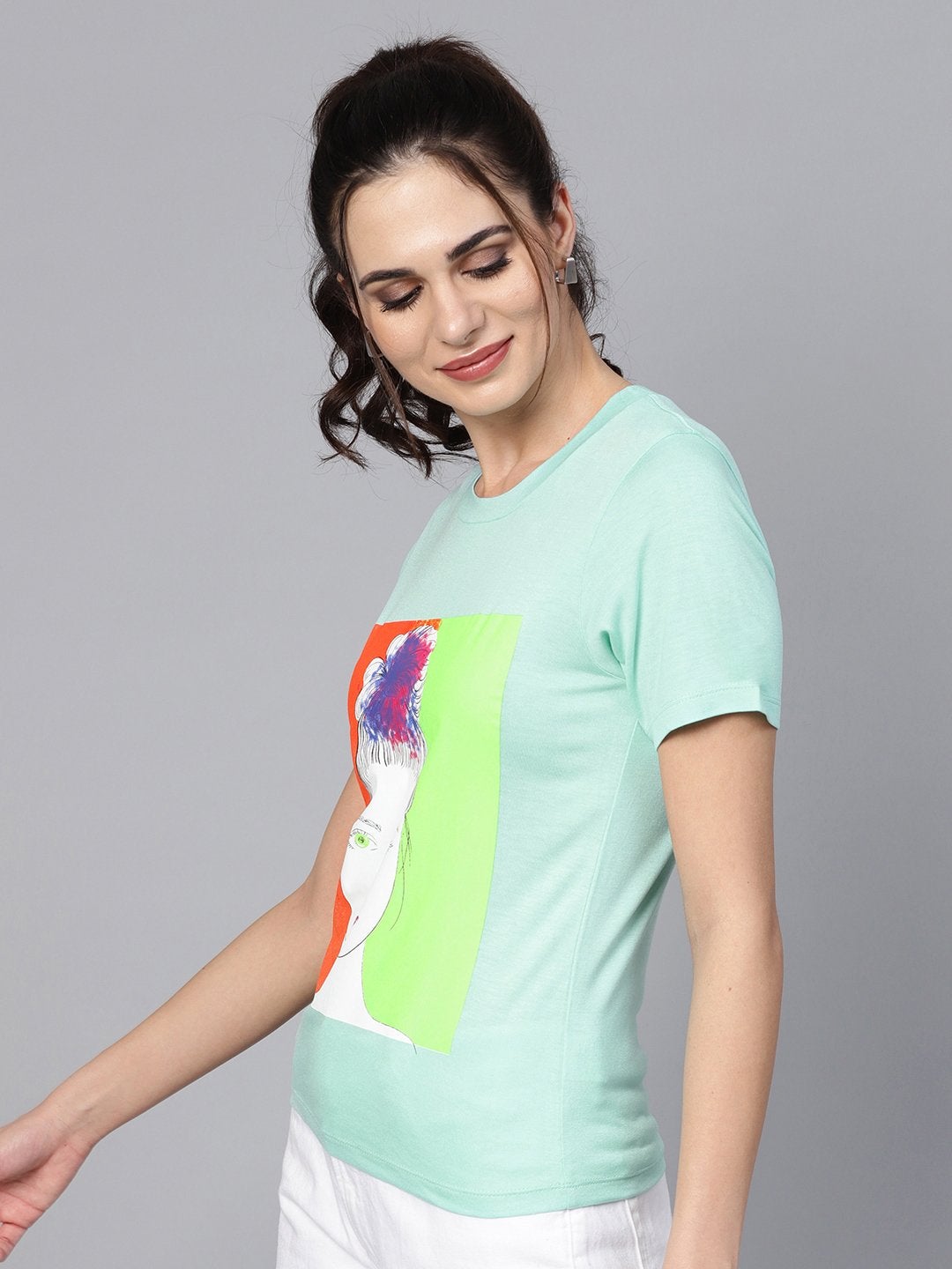 Women's Mint Girl Face Round Neck Tee - SASSAFRAS