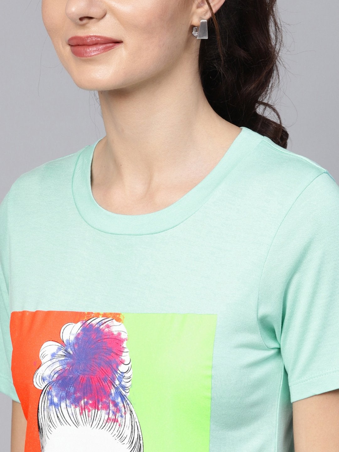 Women's Mint Girl Face Round Neck Tee - SASSAFRAS