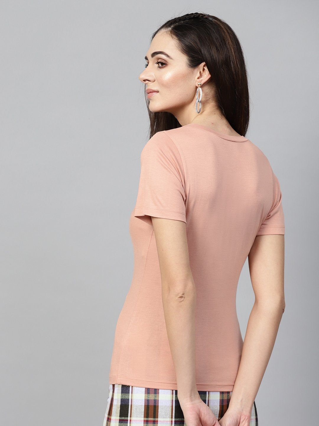 Women's Peach Mono Girl Face V-Neck Tee - SASSAFRAS