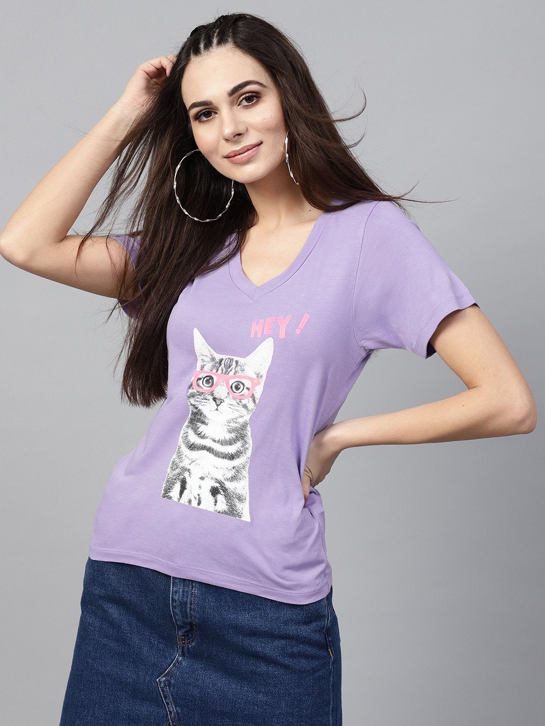 Women's Lavender Cat Print V-Neck Tee - SASSAFRAS