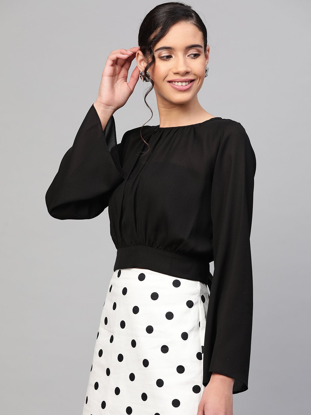 Women's Black Back Tie-Up Crop Top - SASSAFRAS