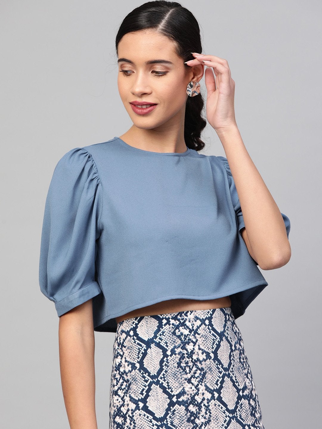 Women's Teal Gathered Sleeve Crop Top - SASSAFRAS