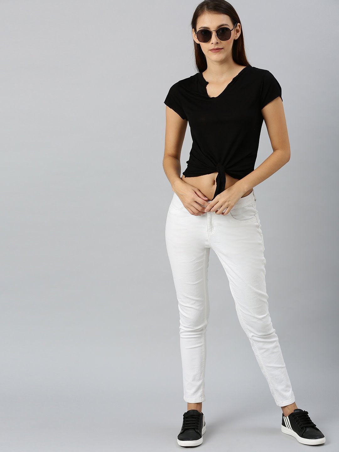 Women's Black Front Knot Crop Top - SASSAFRAS