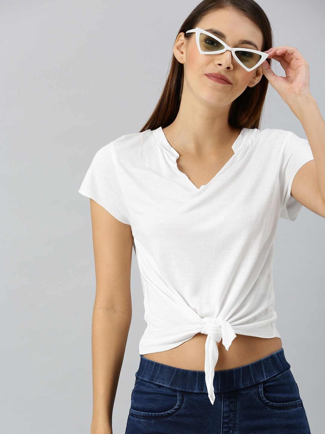 Women's White Front Knot Crop Top - SASSAFRAS