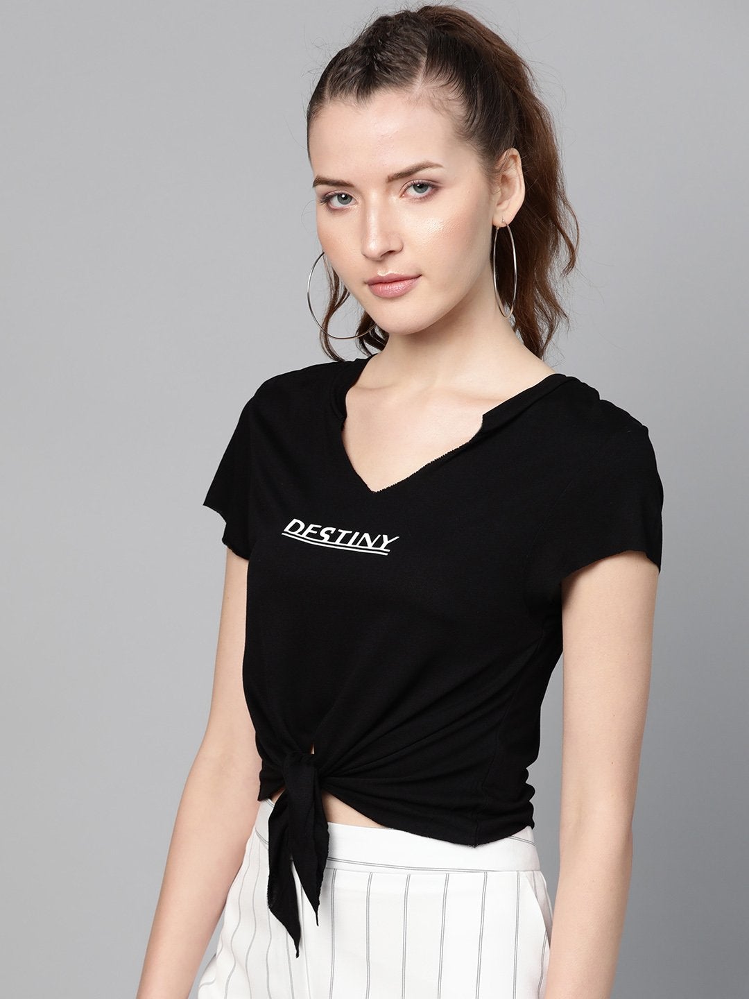 Women's Black Twisted Knot Destiny Crop T-Shirt - SASSAFRAS