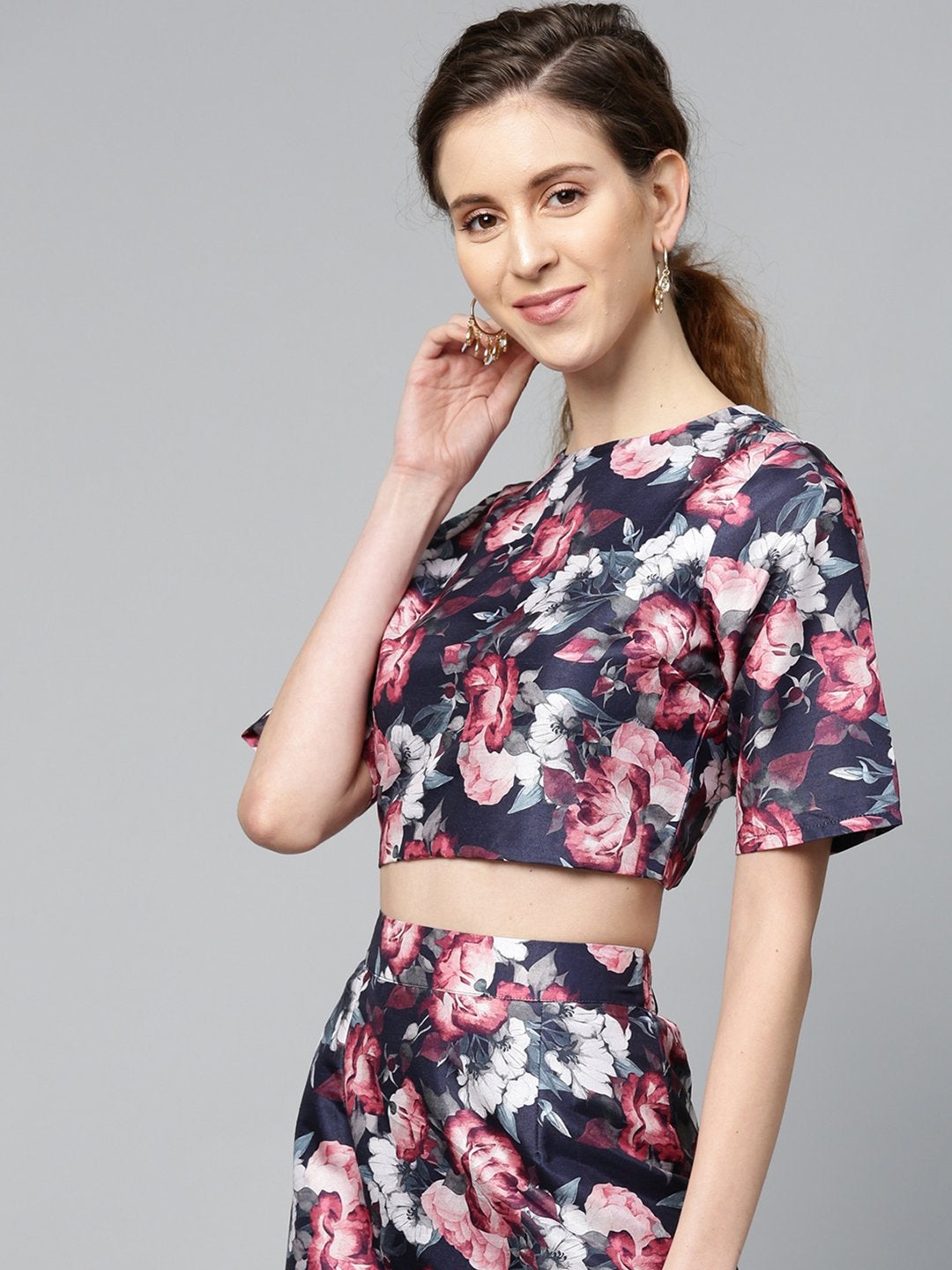 Women's Navy Floral Crop Top - SASSAFRAS