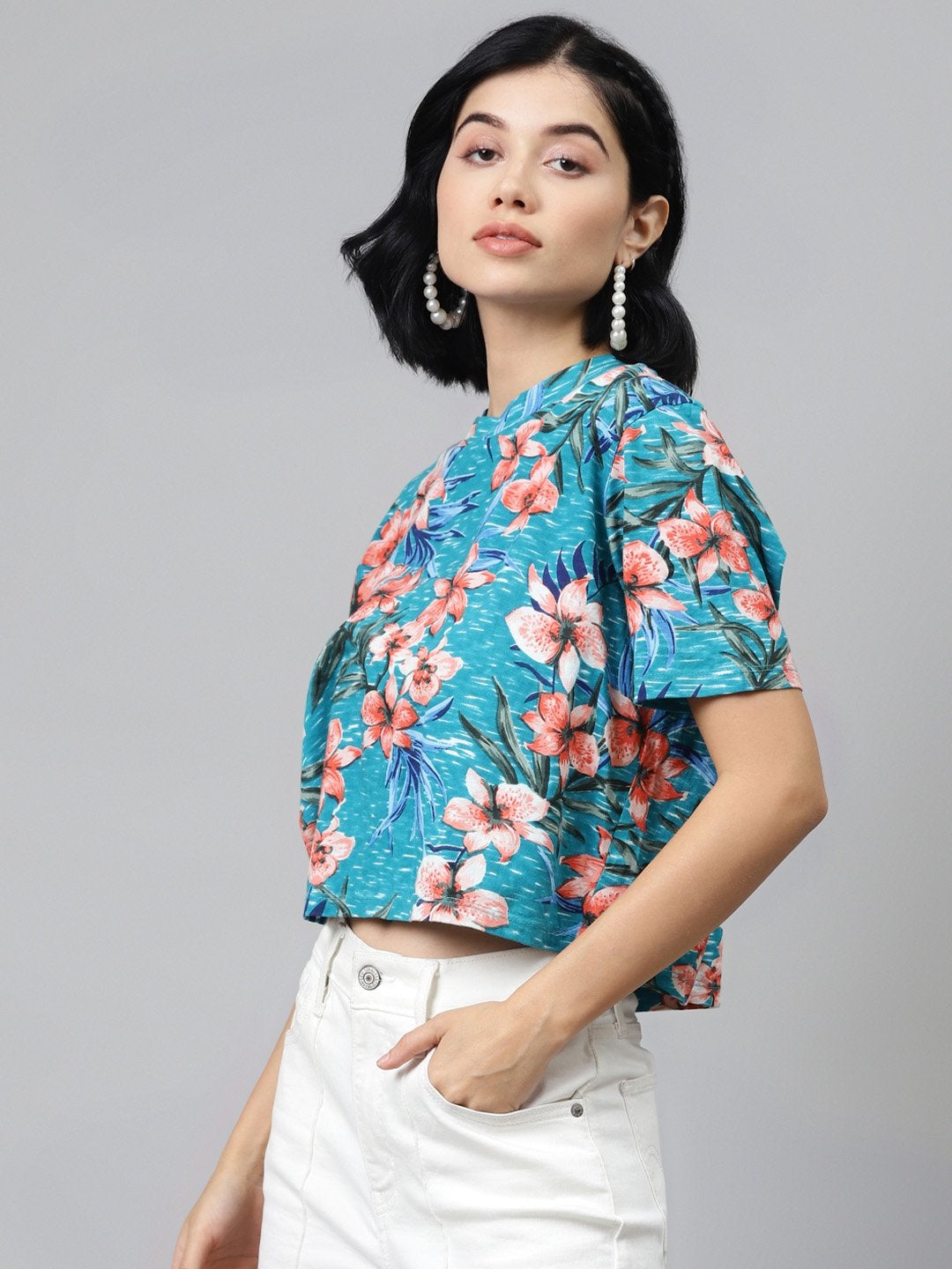 Women's Blue Floral Boxy Crop Top - SASSAFRAS