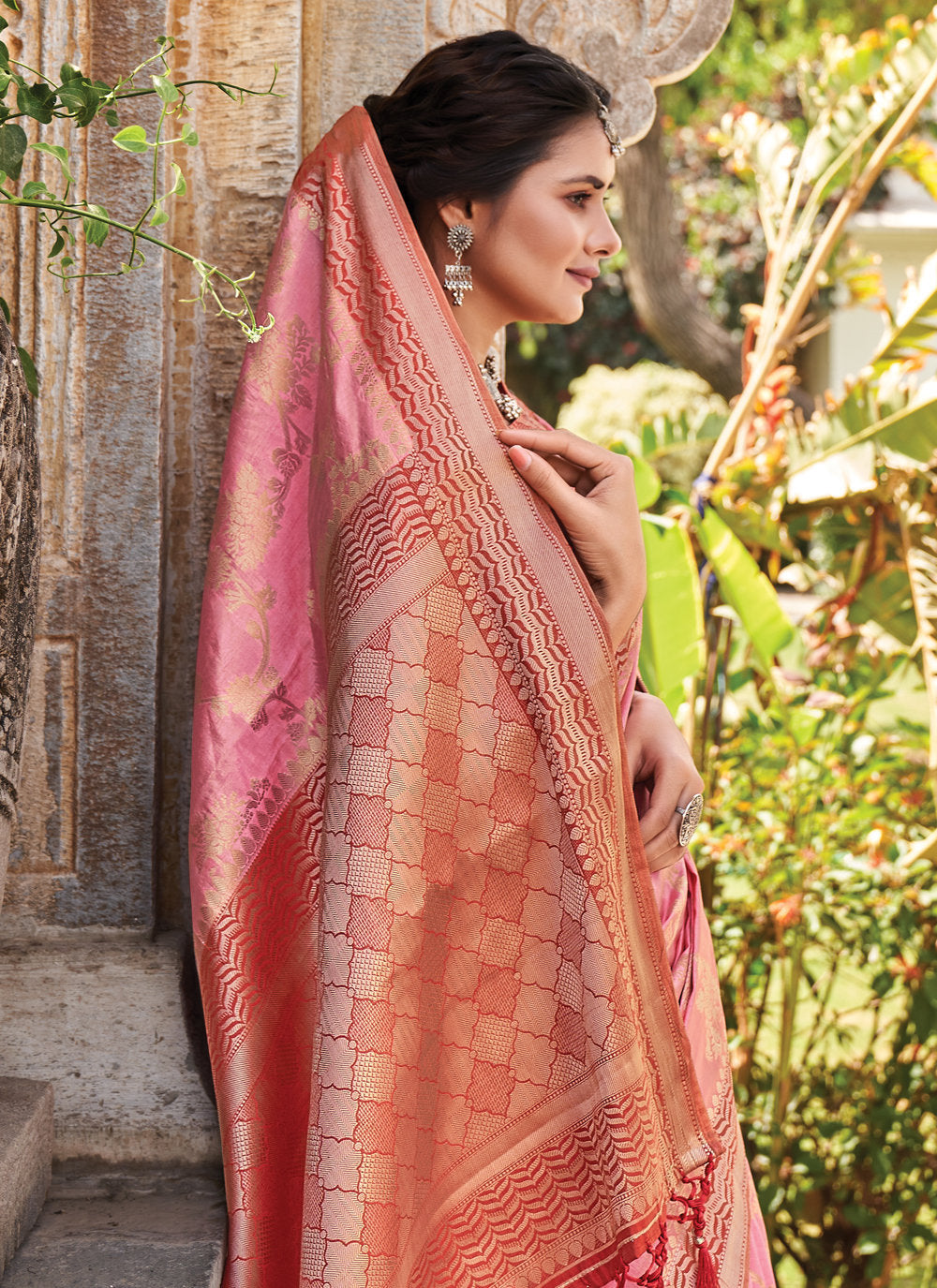 Women's Pink Silk Woven Zari Work Traditional Tassle Saree - Sangam Prints