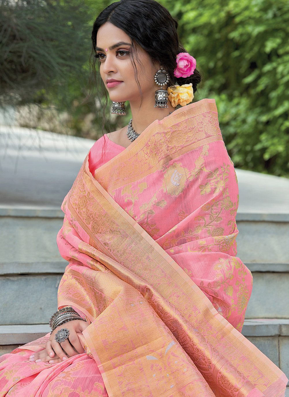 Women Pink Linen Saree by Sangam Prints (2 Pc Set)
