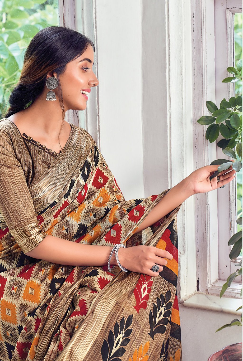 Women's Beige Cotton Printed Traditional Saree - Sangam Prints