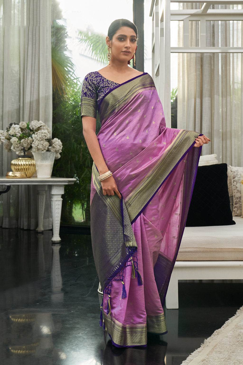 Women's Sangam Prints Purple Silk Woven Zari Work Traditional Tassle saree - Sangam Prints