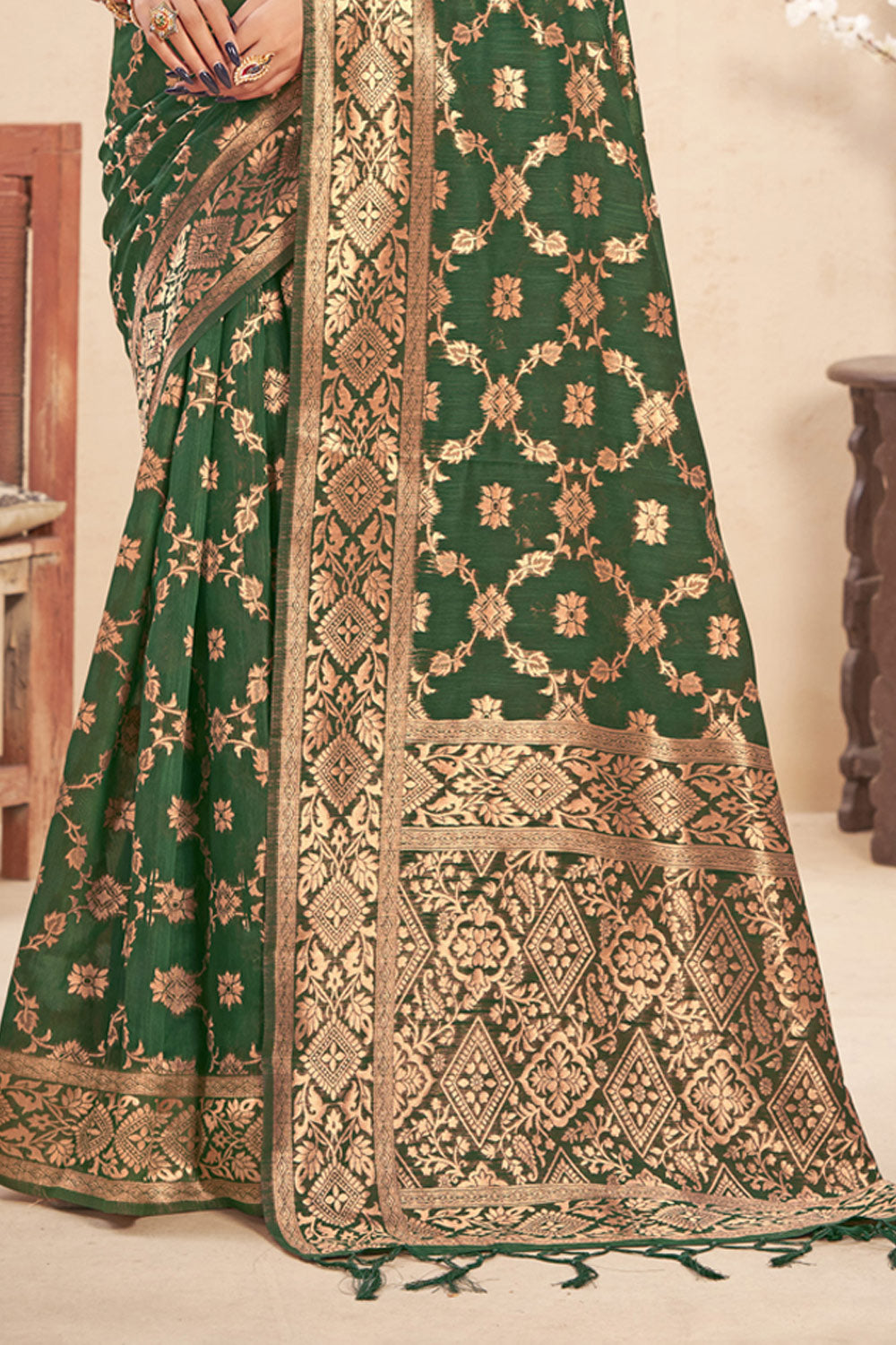 Women's Dark Green Cotton Woven Zari Work Traditional Tassle Saree - Sangam Prints