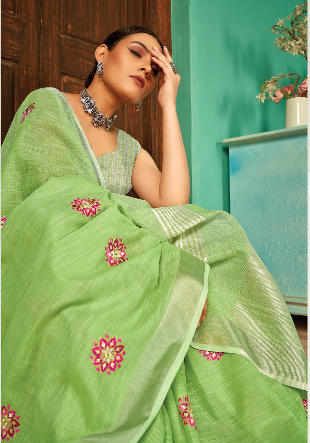 Women's Light Green Linen Thread Woven Work Traditional Tassle Saree - Sangam Prints
