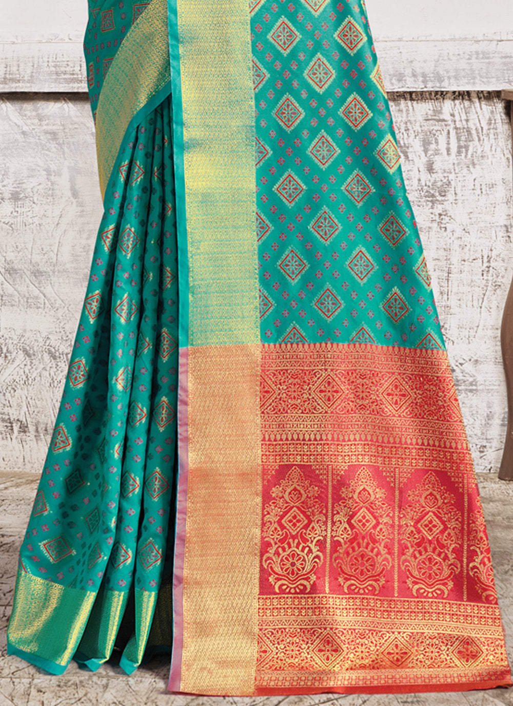 Women's Rama Silk Woven Work Traditional Saree - Sangam Prints