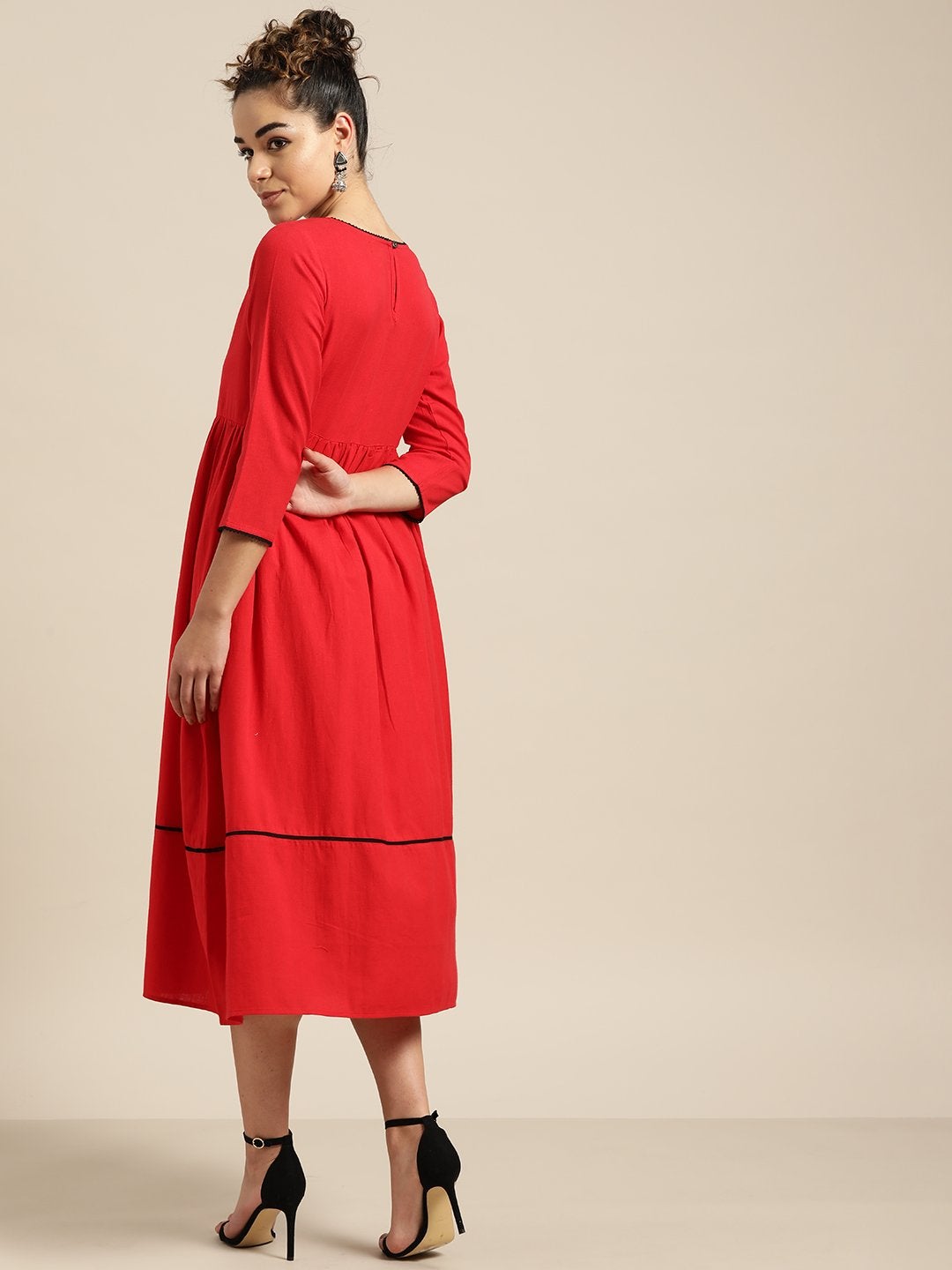 Women's Red Gathered Midi Dress - SASSAFRAS