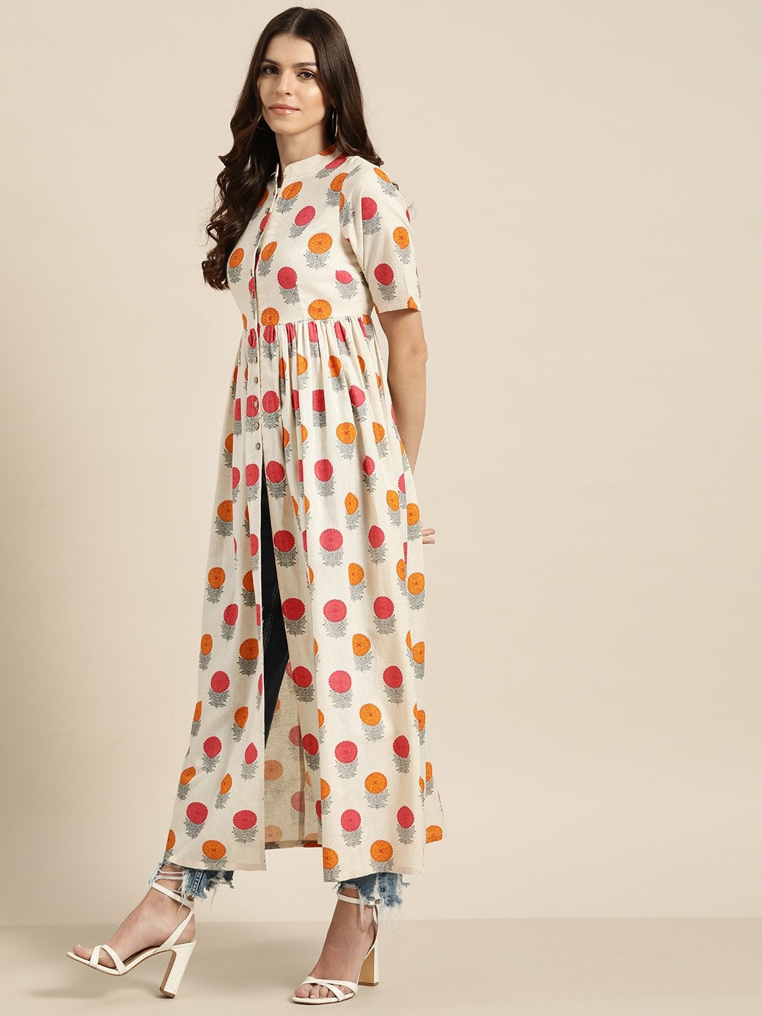 Women's Off-White Floral Gathered Shirt Style Kurta - SASSAFRAS