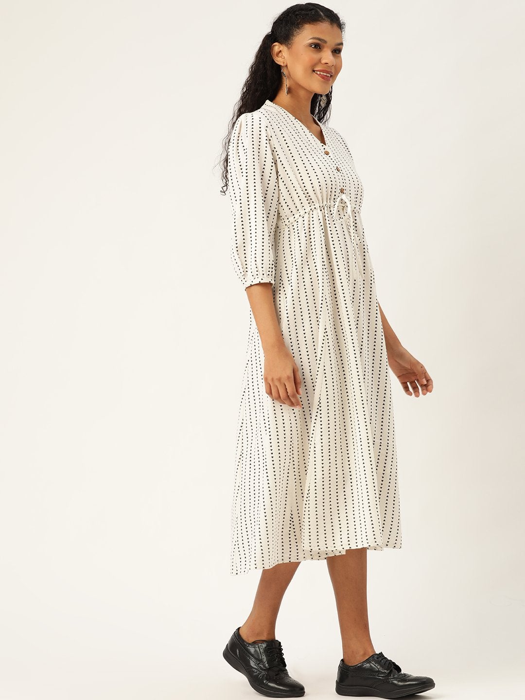 Women's Off White Geo Print Drawstring Kurta Dress - SASSAFRAS