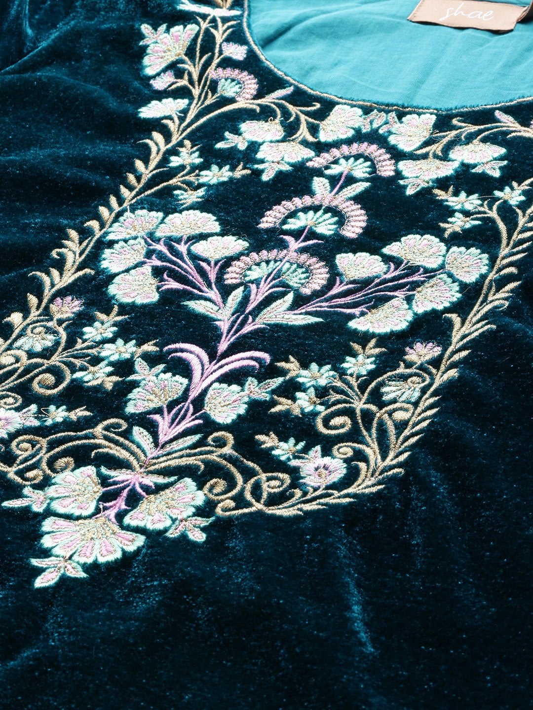 Women's Green Zari Floral Embroidery Velvet Kurta - SHAE