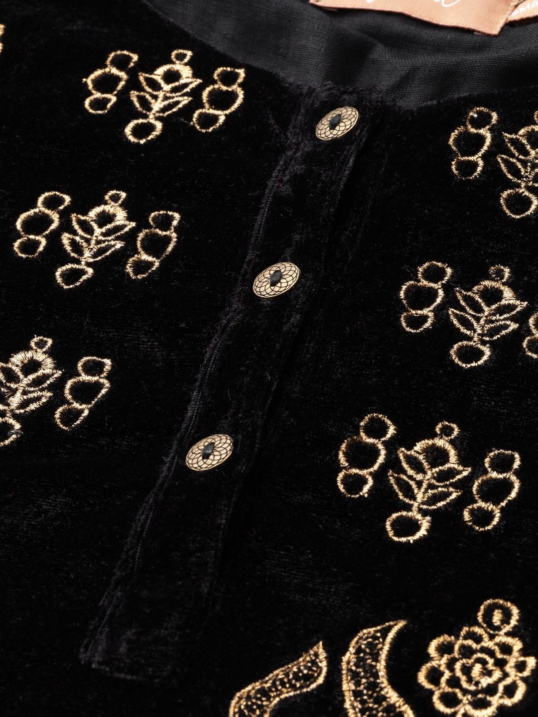Women's Black Zari Embroidered Velvet Kurta - SHAE