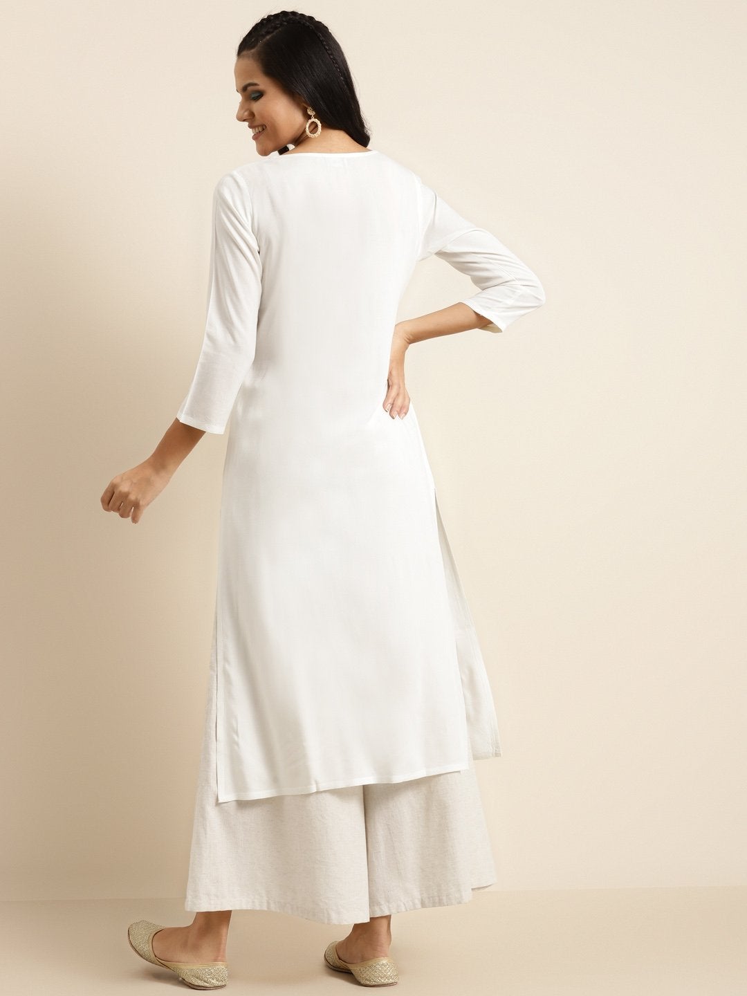 Women's Off White Floral Embroidery Straight Kurta - SHAE