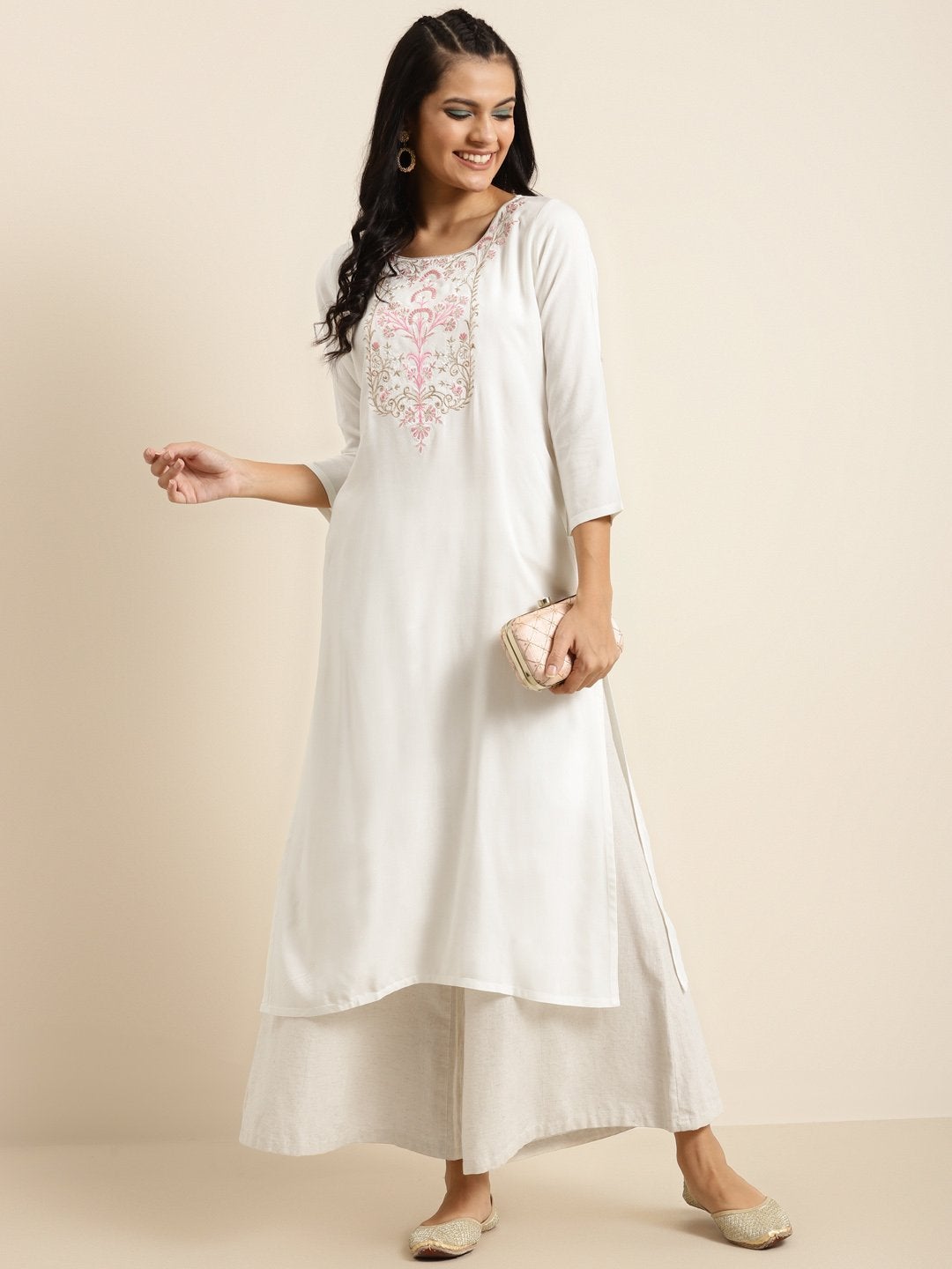 Women's Off White Floral Embroidery Straight Kurta - SHAE