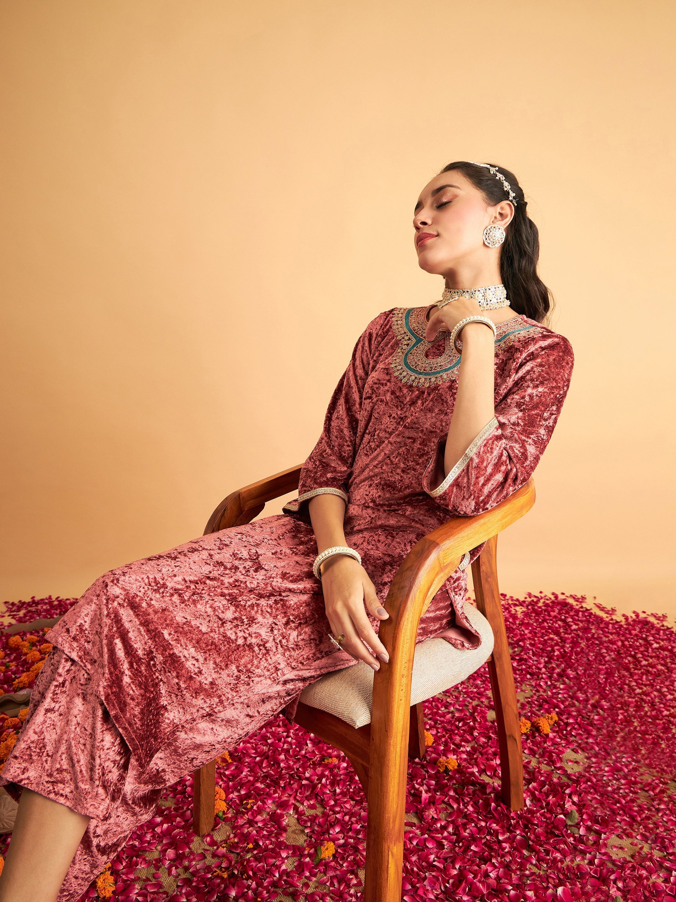 Women's Pink Velvet Front Zari Embroidered Straight Kurta - Lyush
