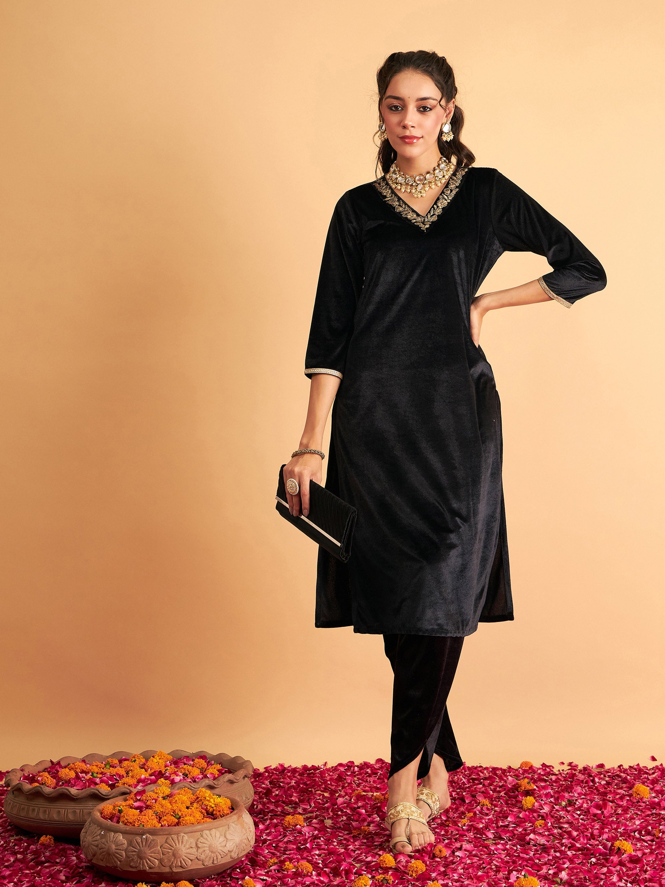 Women's Black Velvet Zari Embroidered Pocket Straight Kurta - Lyush
