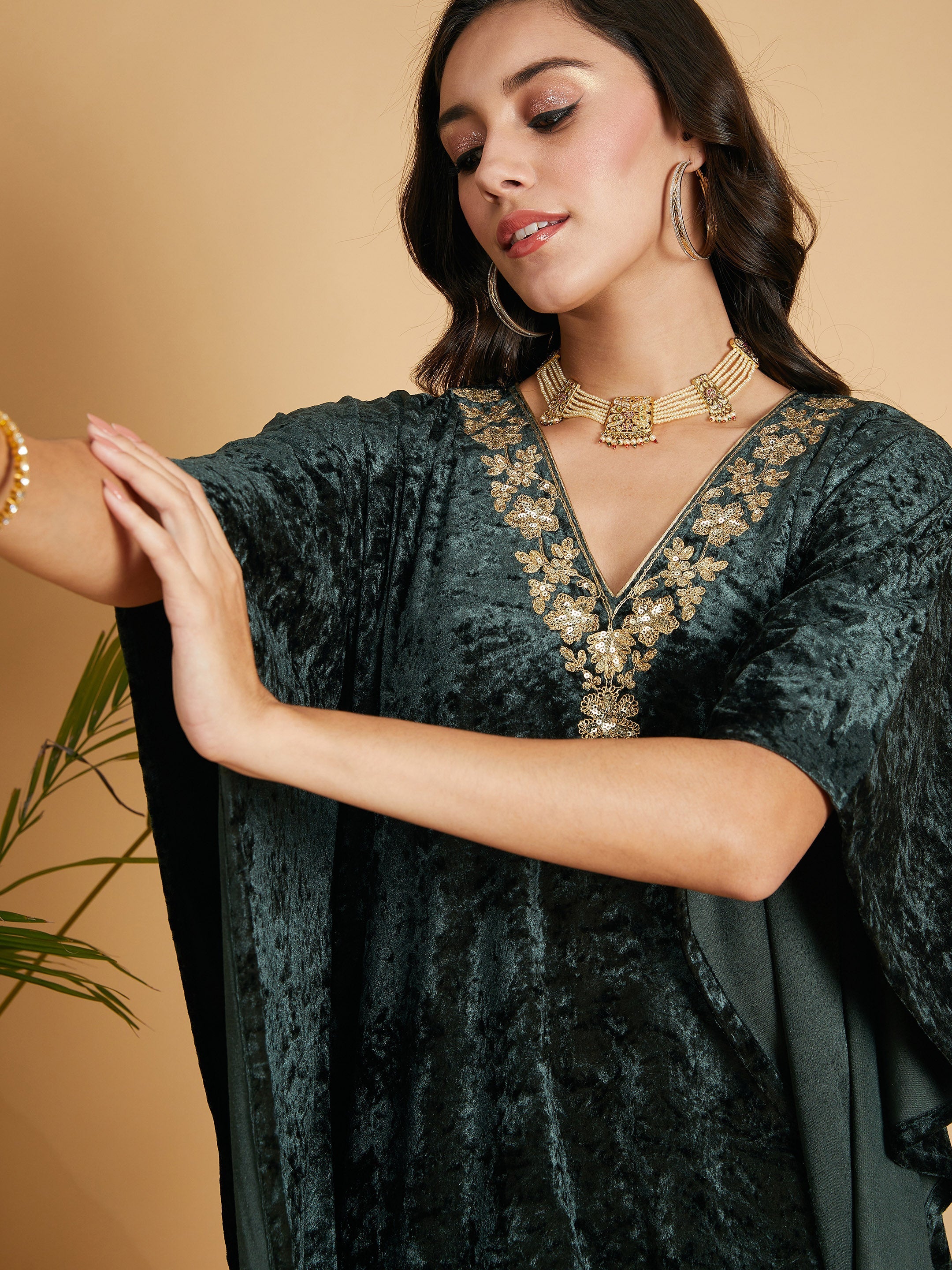 Women's Emerald Velvet Kaftan Kurta - Lyush