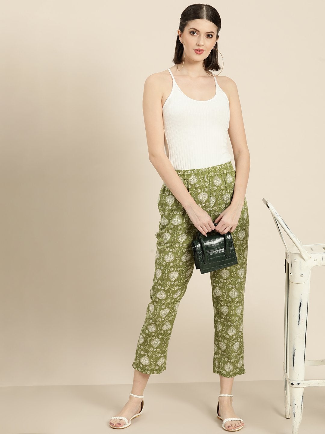 Women's Green Floral Straight Pants - SASSAFRAS