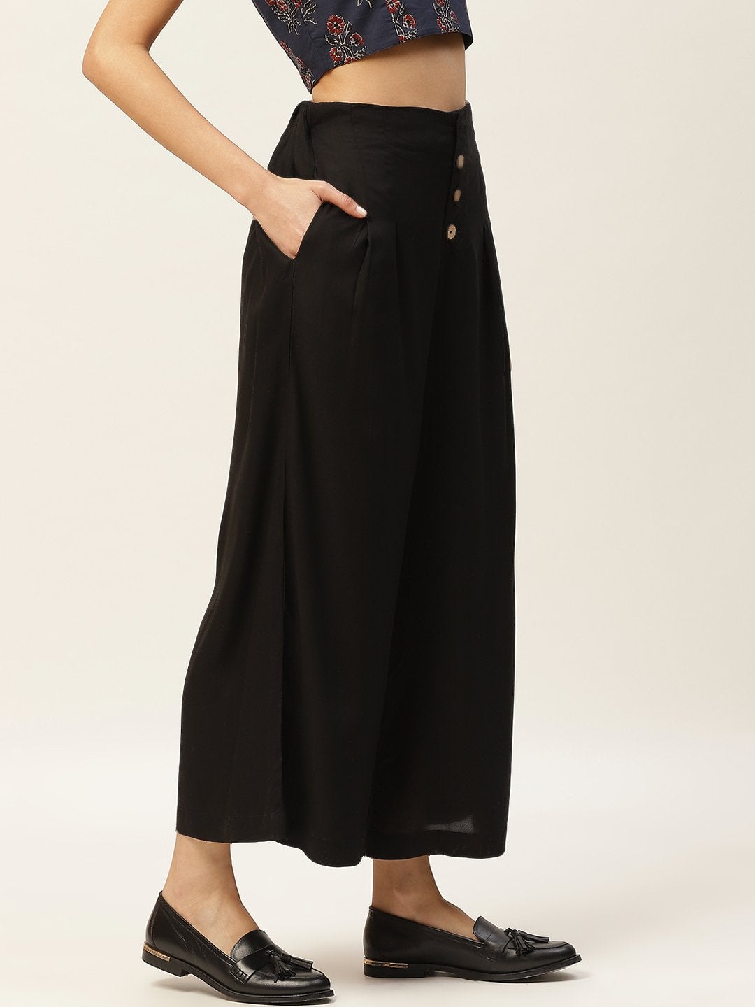 Women's Black Front Button Pleated Culottes - SASSAFRAS