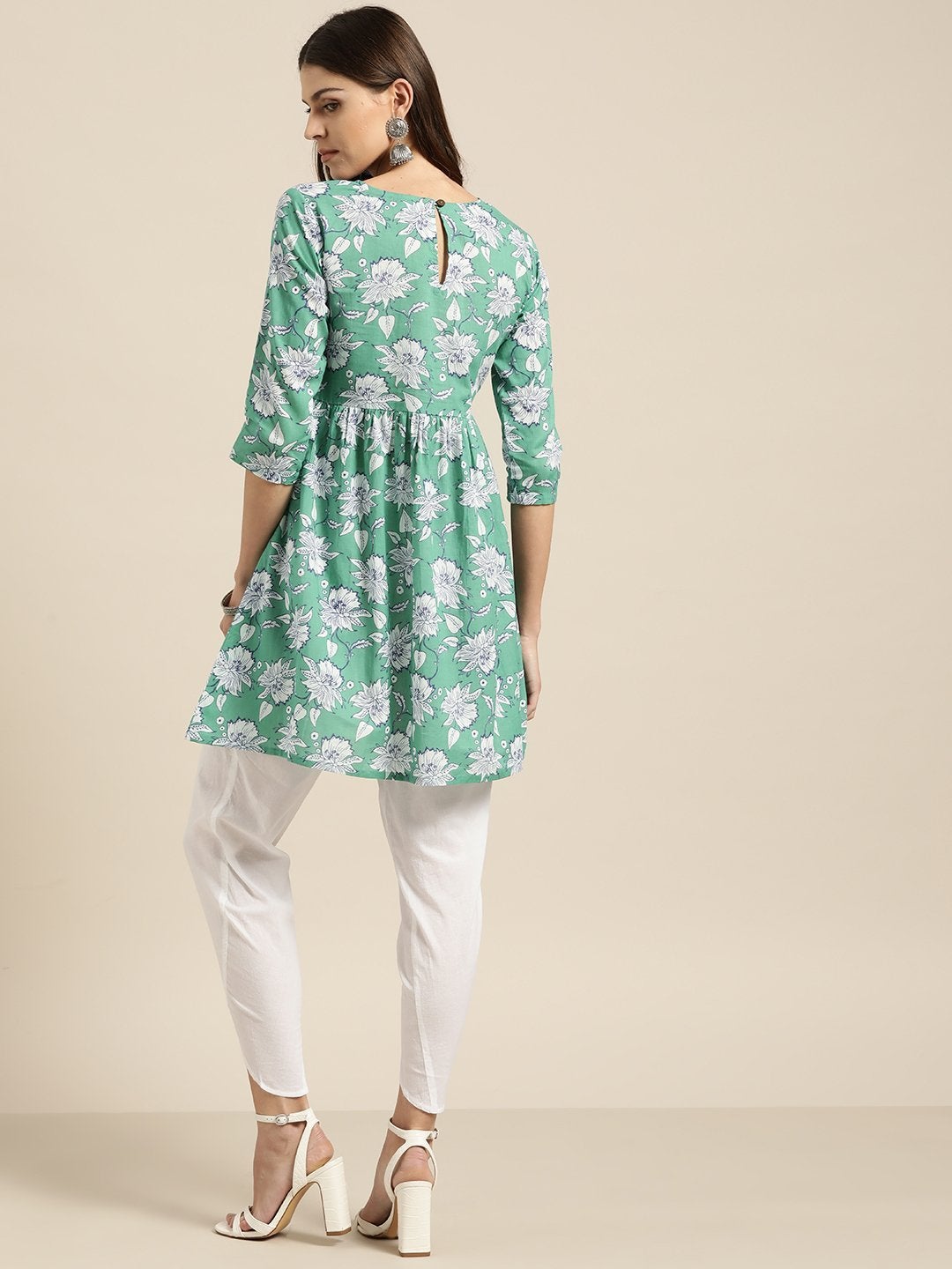 Women's Green Short Kurta With White Tulip Pants