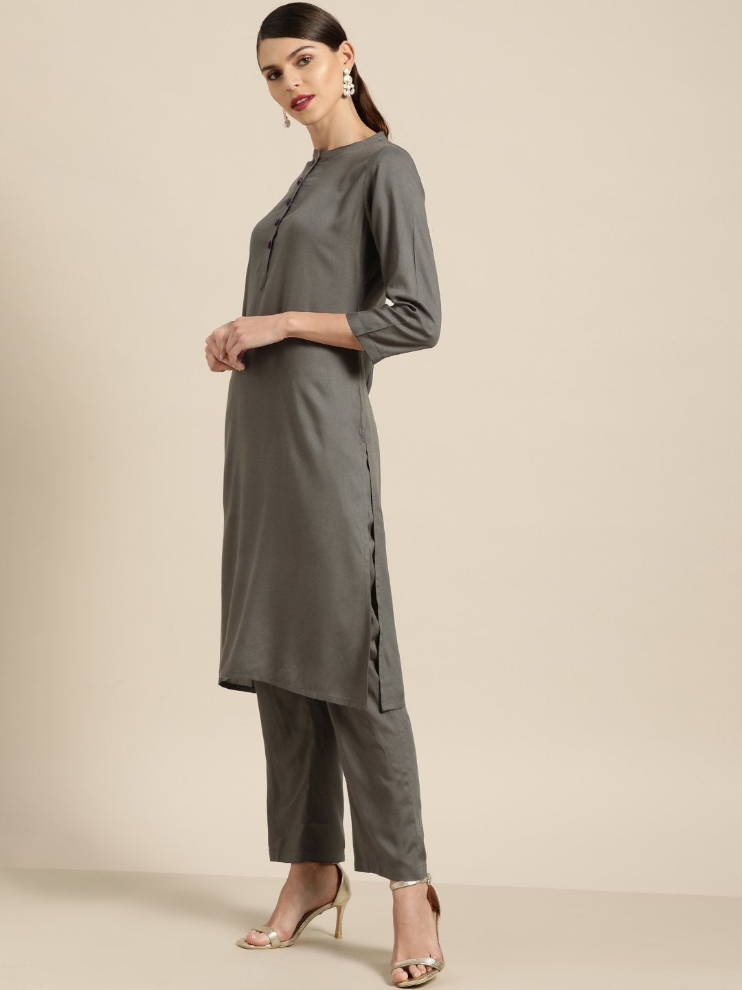 Women's Grey Kurta With Grey Pants And Purple Foil Dupatta
