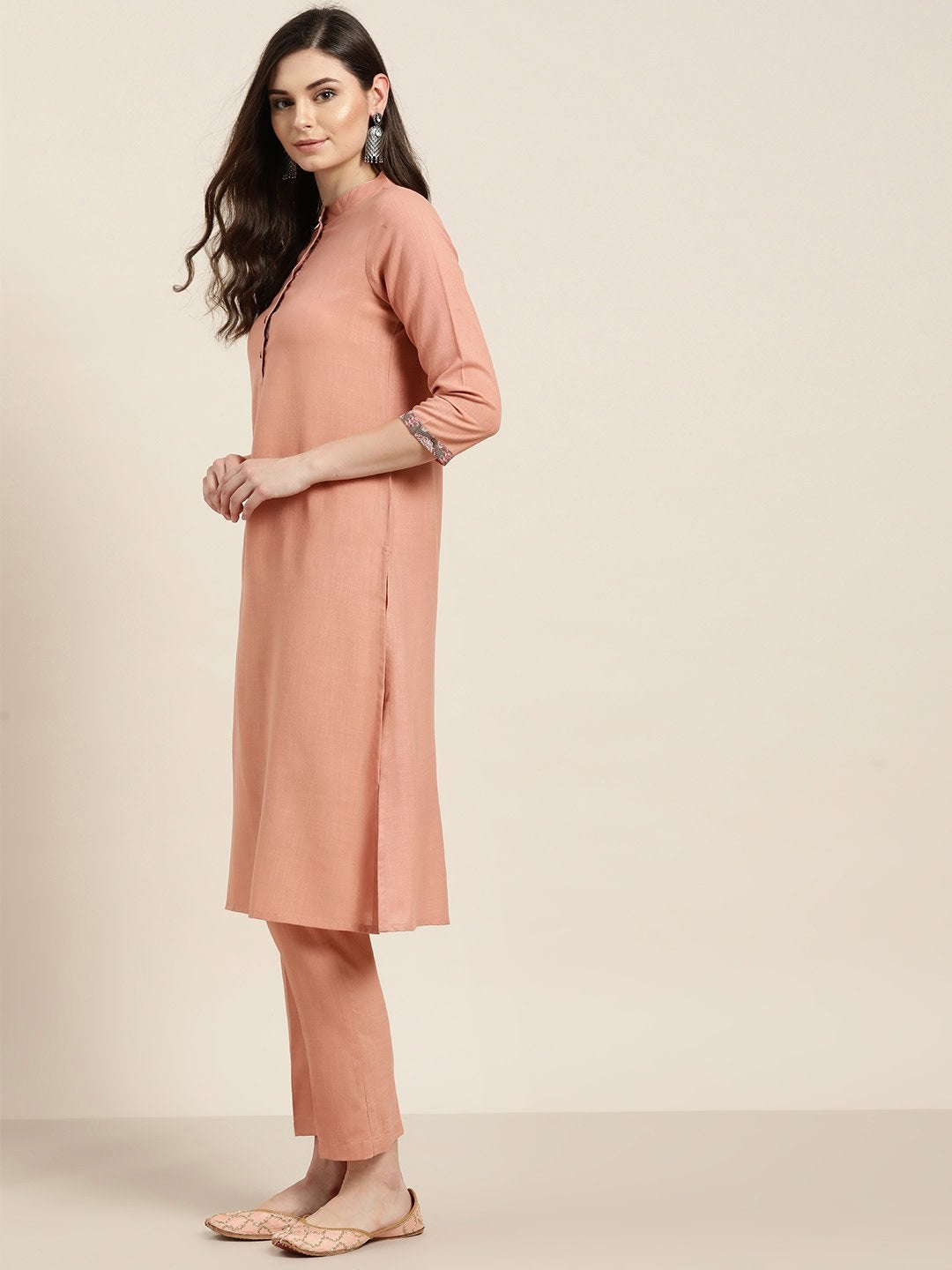 Women's Baked Pink Kurta With Pants And Grey Printed Dupatta