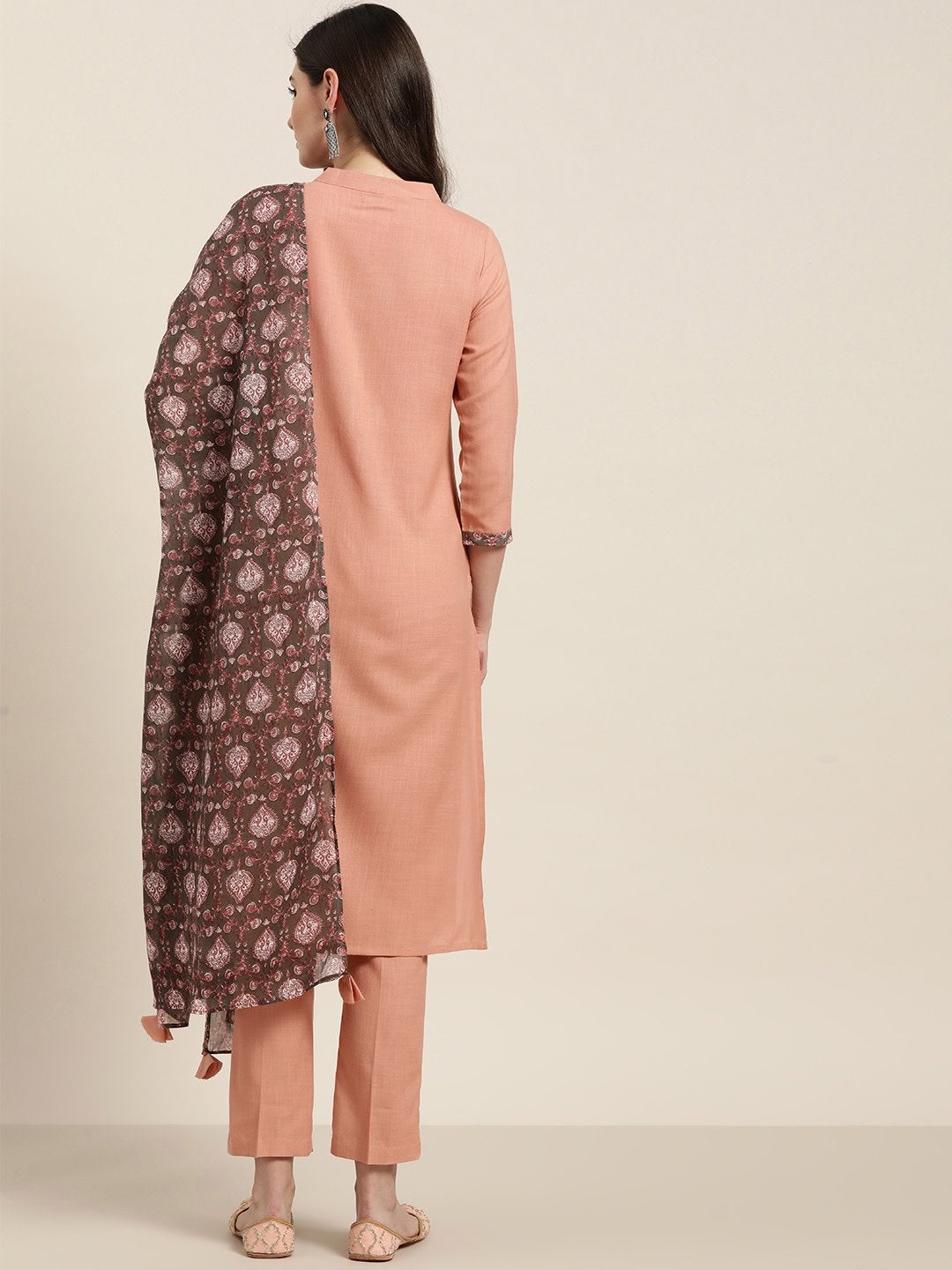 Women's Baked Pink Kurta With Pants And Grey Printed Dupatta