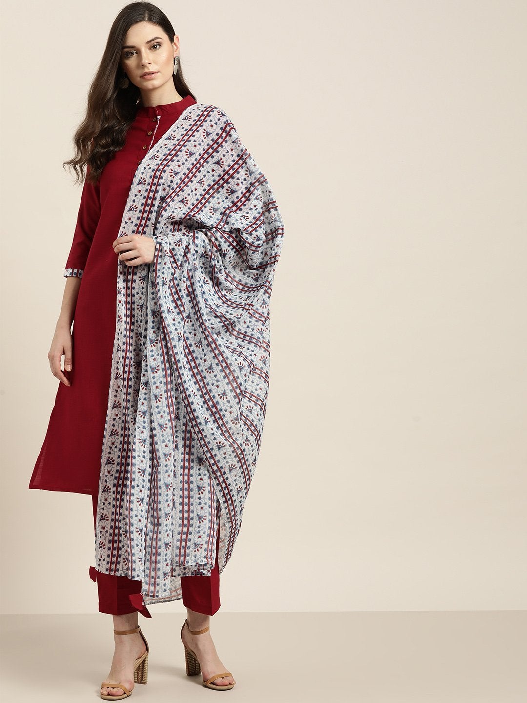 Women's Maroon Kurta With Pants And Blue Printed Dupatta