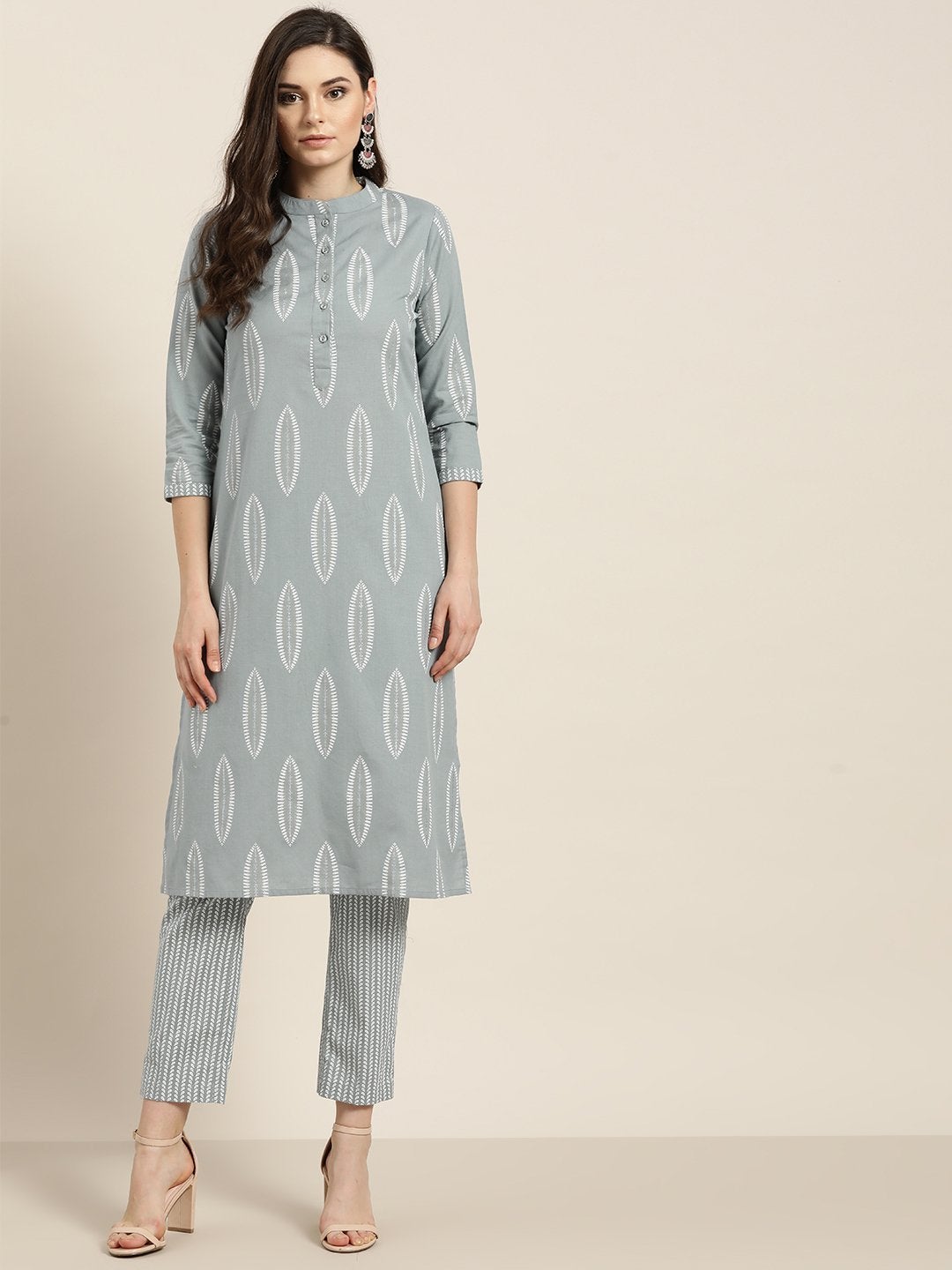 Women's Grey Floral Kurta With Floral Pants