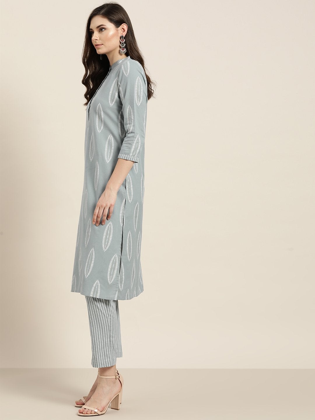 Women's Grey Floral Kurta With Floral Pants