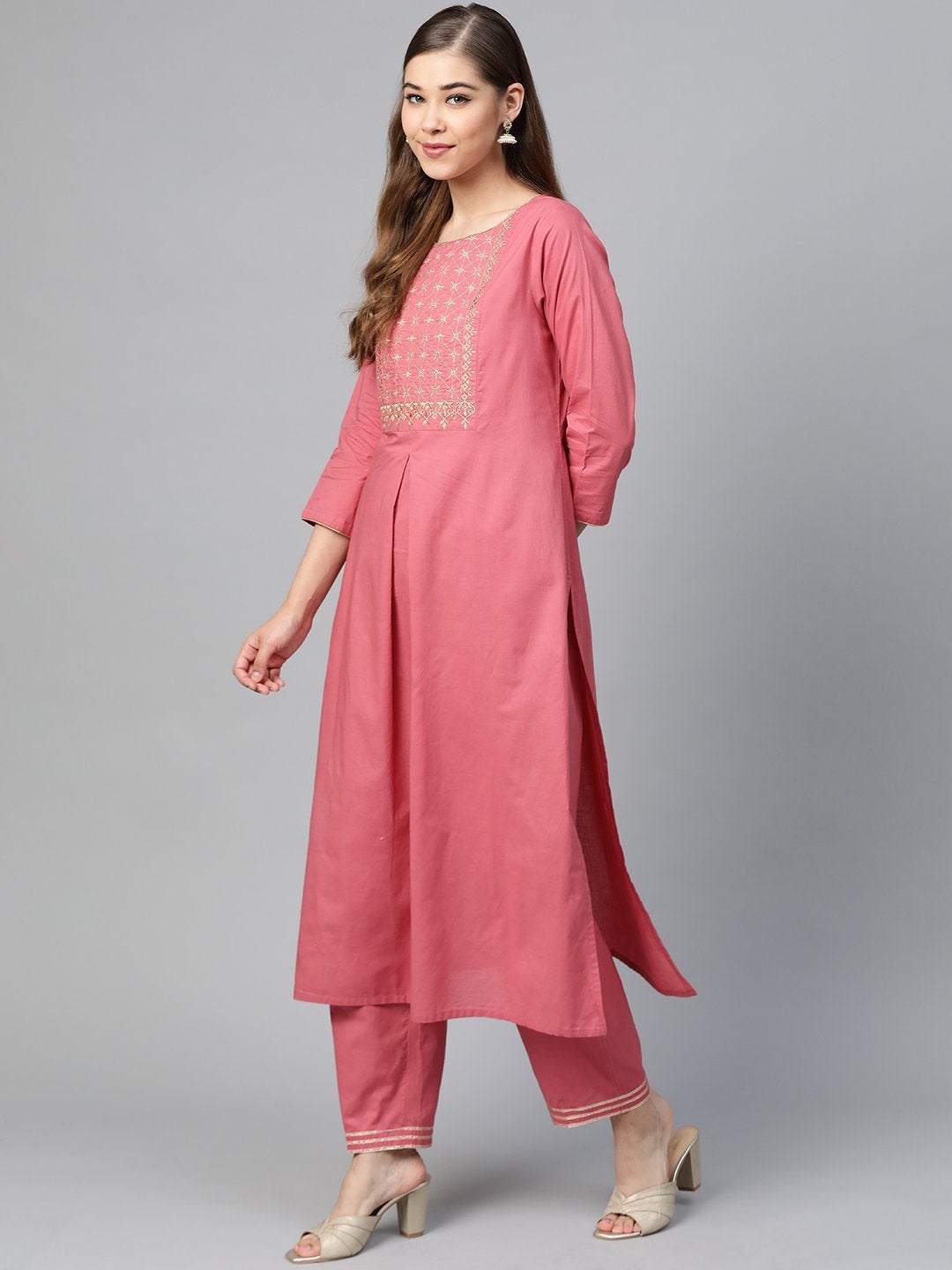 Women's Pink Zari Embroidery Kurta With Pink Pants