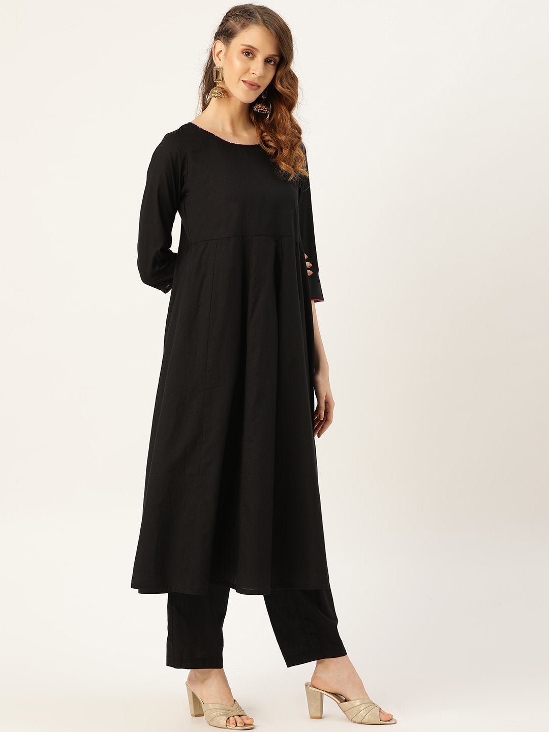 Women's Black Kurta Pants & Fuchsia Bandhej Dupatta - SHAE