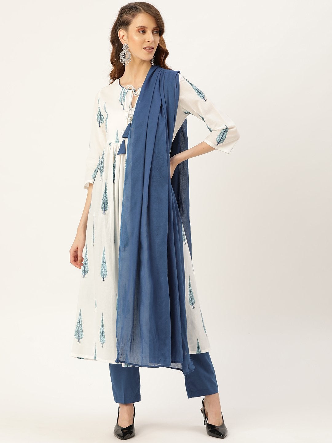 Women's Blue Leaf Print Kurta With Pants & Navy Crinkled Dupatta - SHAE