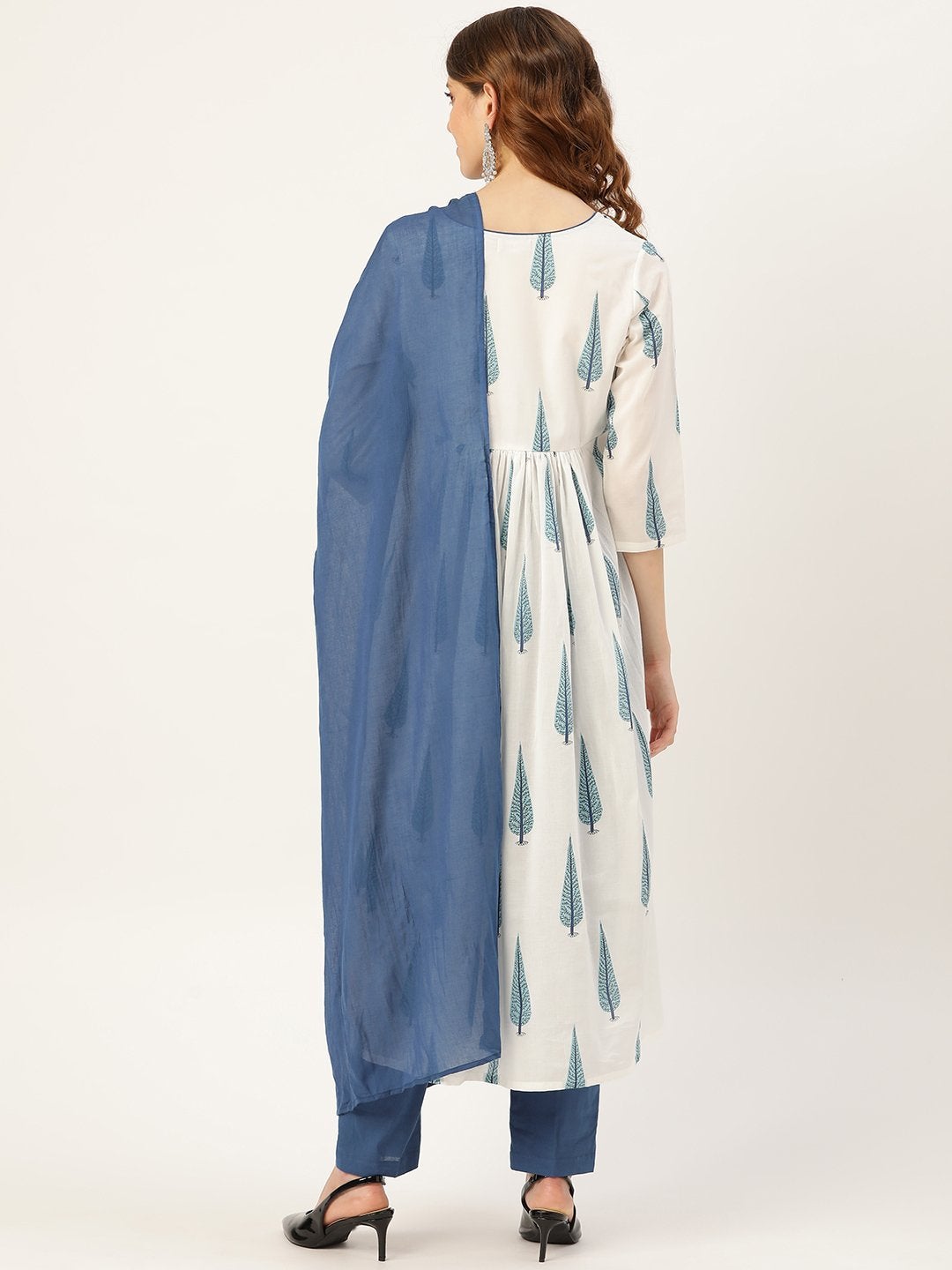 Women's Blue Leaf Print Kurta With Pants & Navy Crinkled Dupatta - SHAE
