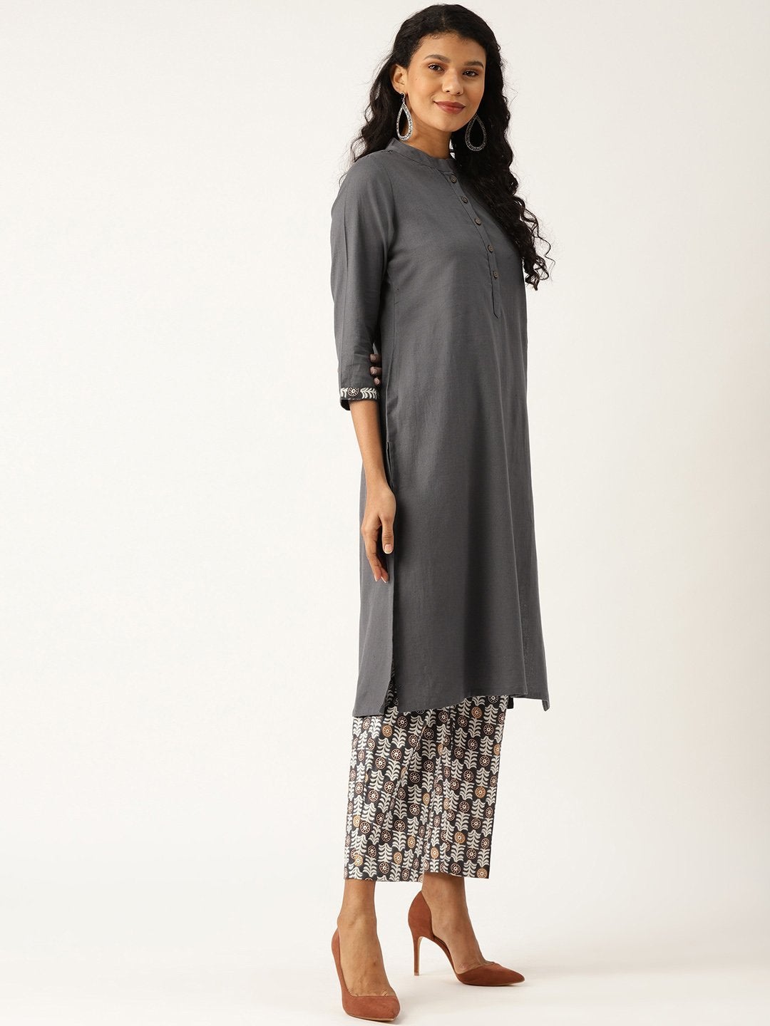 Women's Grey Floral Straight Kurta With Pants - SHAE