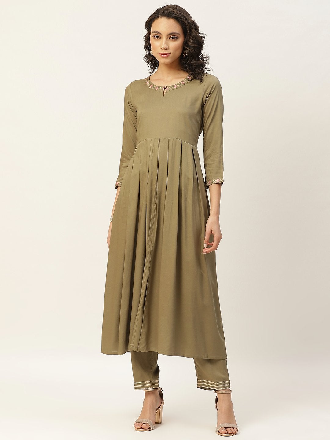 Women's Olive Zari Embroidery Slit Kurta With Pants - SHAE